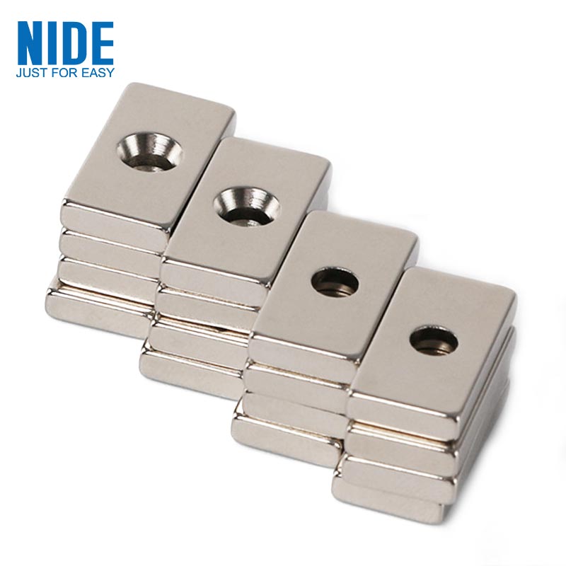 Square Strong Neodymium Magnet Sintered NdFeB Magnet With Hole